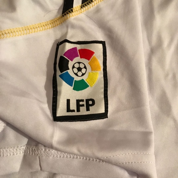 NEW Real Madrid FC Kaka Bwin Soccer Jersey LFP #8 - Picture 3 of 5